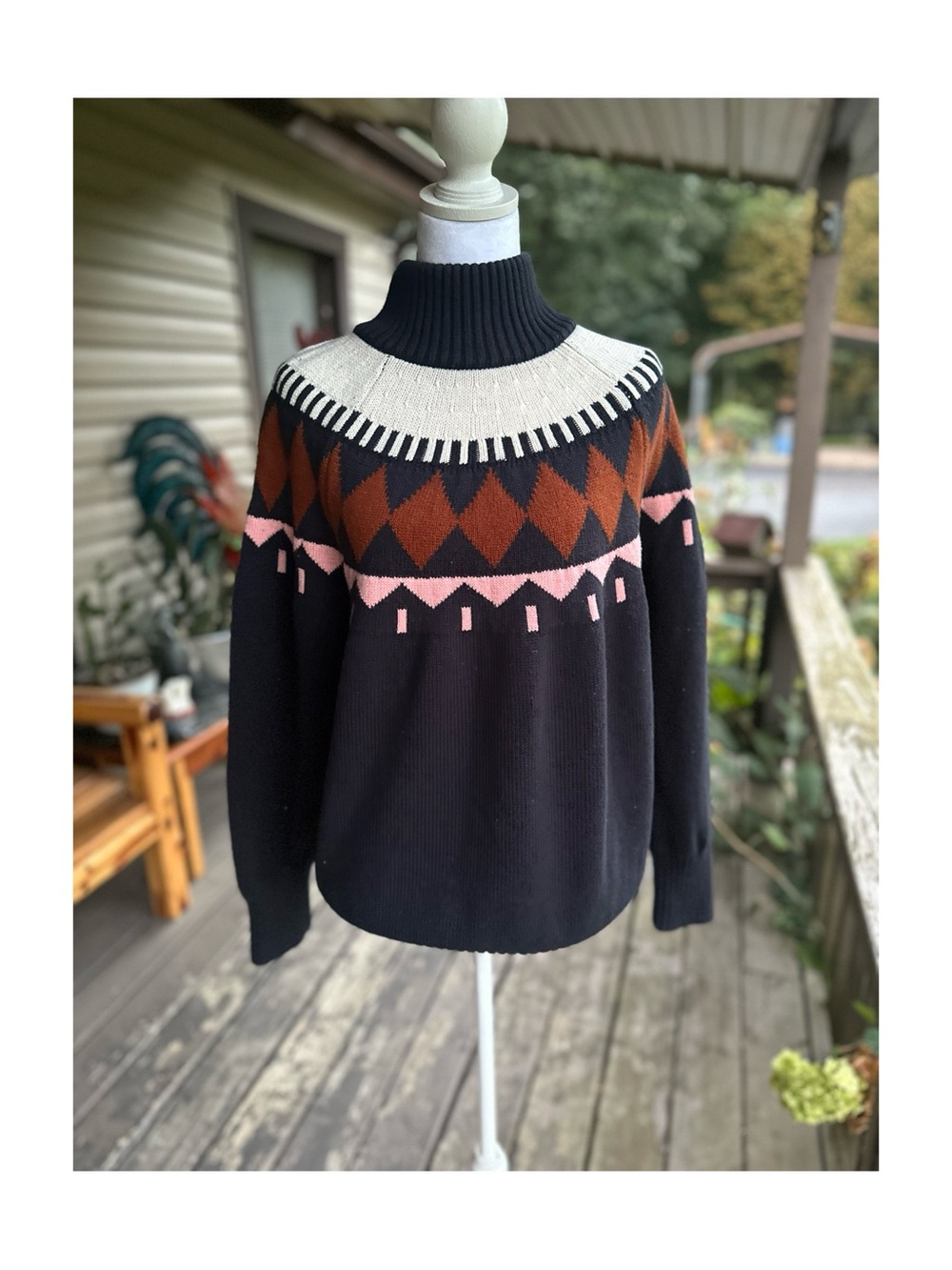 Free Assembly Navy Turtleneck Sweater with Rust, White and Pink Yoke Size XL